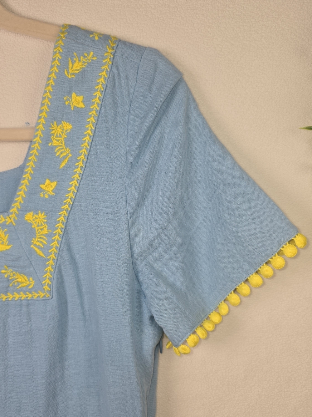 BODEN BERNADETTE EMBROIDERED COTTON DRESS SOFT BLUE WITH YELLOW DESIGN WOMENS 2 - Picture 4 of 12